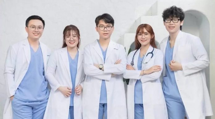 Áo Blouse Là Gì – Hướng Dẫn Toàn Diện Từ Khái Niệm Đến Cách Sử Dụng áo blouse