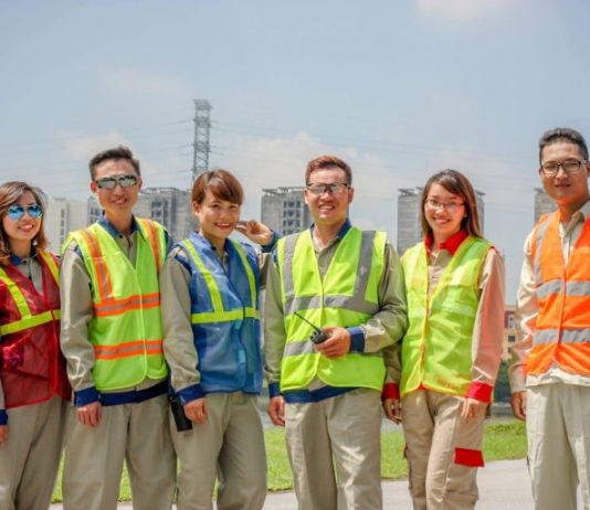 Đồng Phục Bảo Hộ Lao Động: Hướng Dẫn Chọn Lựa Chi Tiết Theo Ngành Nghề 2025 đồng phục bảo hộ lao động